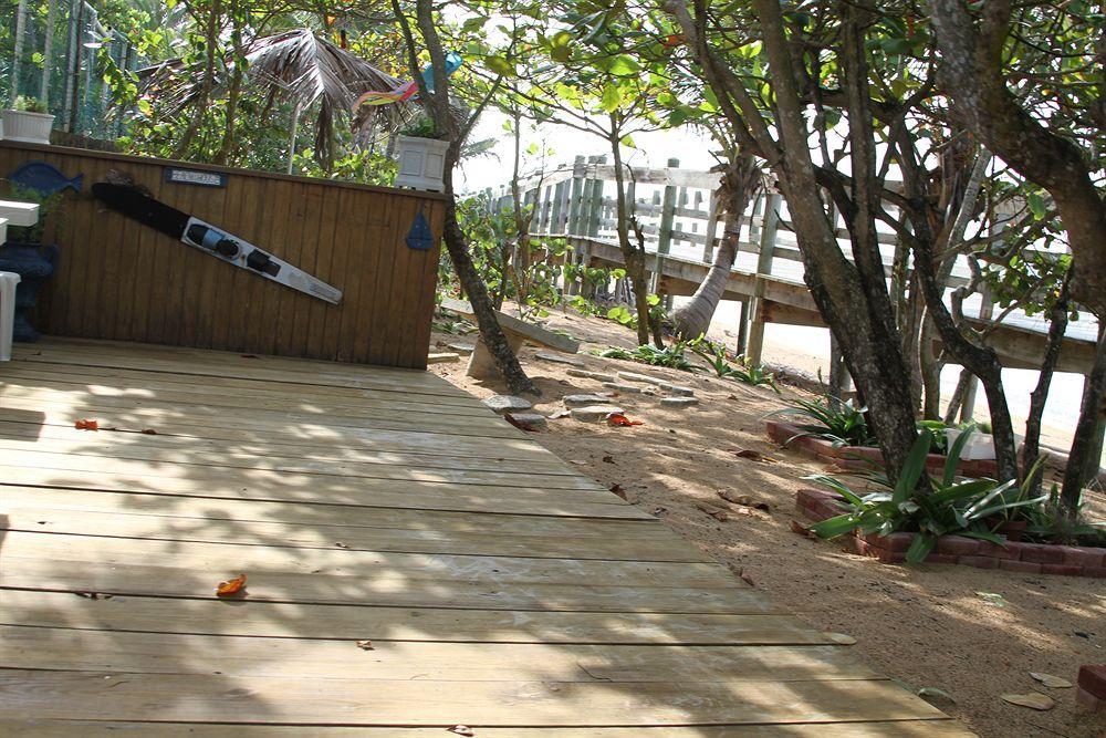The Beach Guesthouse Pinones Esterno foto
