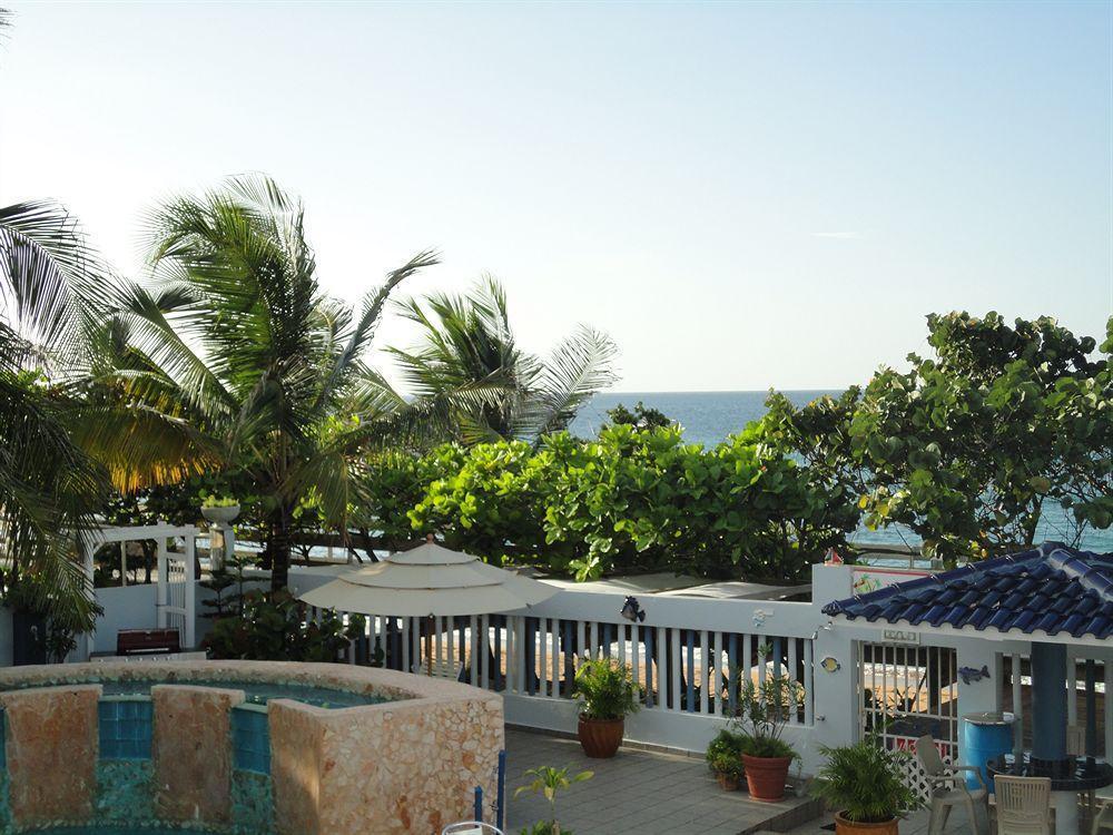 The Beach Guesthouse Pinones Esterno foto