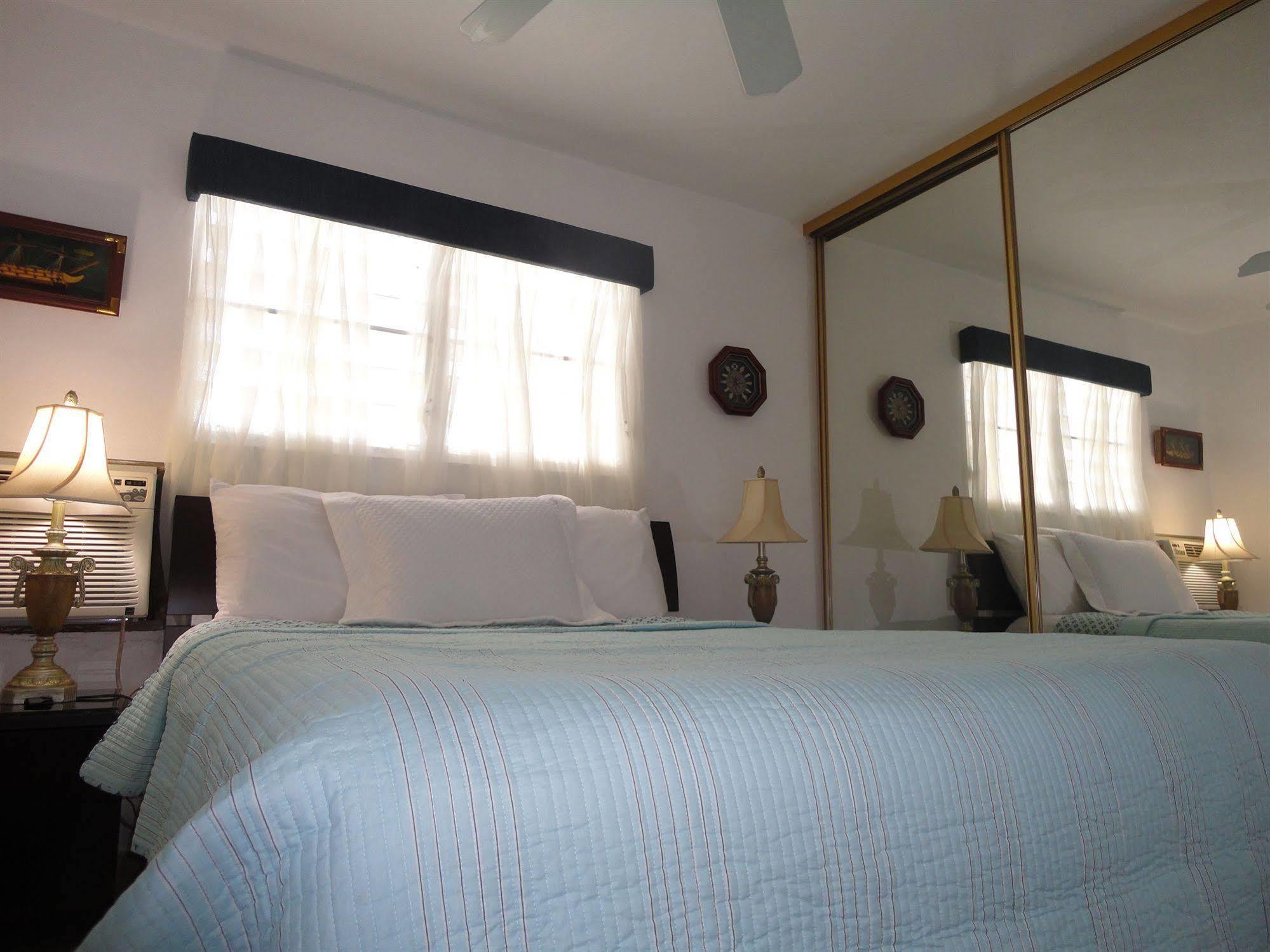The Beach Guesthouse Pinones Esterno foto