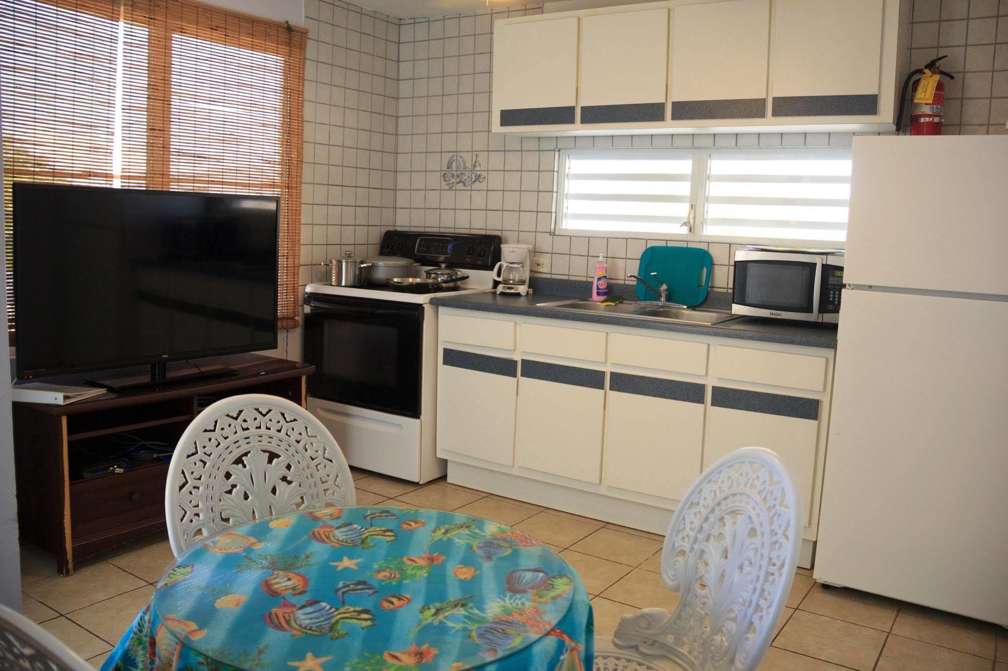 The Beach Guesthouse Pinones Esterno foto